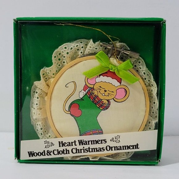 1985 Heart Warmers Wood & Cloth Christmas Mouse Ornament in Original Box - Picture 2 of 4